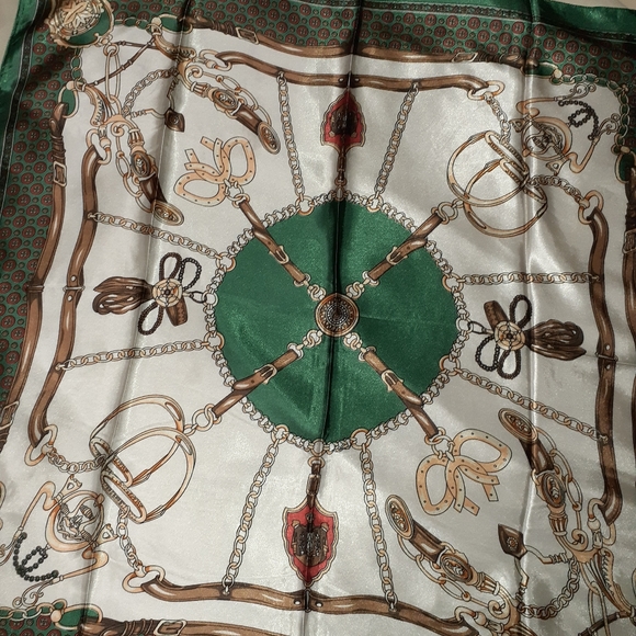 New Scarf - Picture 2 of 3